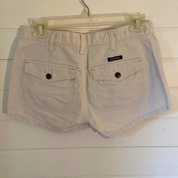 Abercrombie & Fitch 00 khaki shorts - Picture 2 of 4